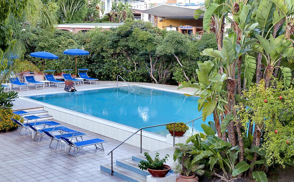Hotel San Giovanni Terme Иския Екстериор снимка